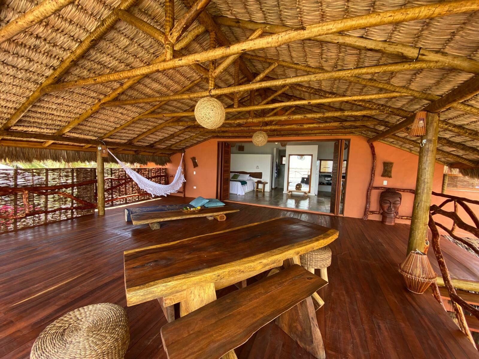 Imagem de Casa frente ao mar e ao rio, com piscina e varanda na Ilha do Guajiru